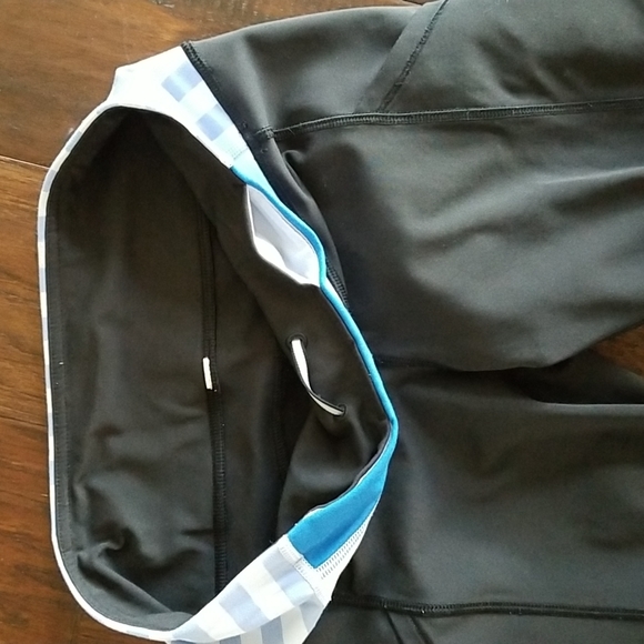 Lululemon leggings- size 4 - Picture 5 of 6